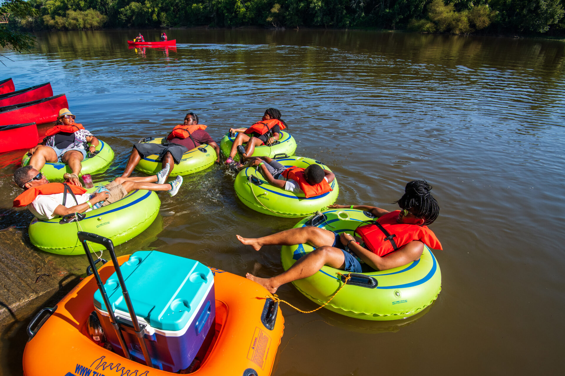 Photo of river tubers on Cape Fear River